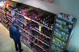 Alkoholį iš „Čia market“ vogė butelius slėpdamas kelnėse