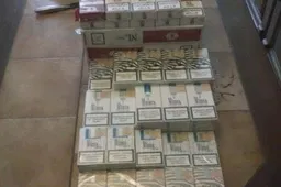 Putinų g. bute – kontrabandinės cigaretės ir naminė degtinė, Šiukšiakalnio miške - brogą