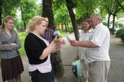 „... tai ir mano  plaučiai tokie rudi?“