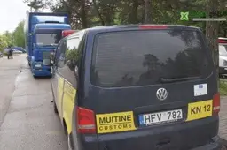 Prie „Lukoil“ degalinės Alytuje – vilkikas su rūkalų kontrabanda (+TV REPORTAŽAS)
