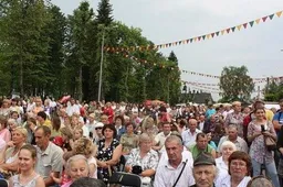 Valstybės dieną Alytaus rajonas pasitiko himnu