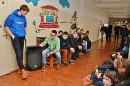 Gimnazistai, remiami mokinių tarybos, mokytojų ir tėvų, įsirengė poilsio erdvę
