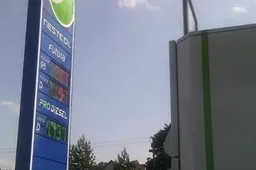 Geros naujienos degalinių švieslentėse - pinga benzinas ir dyzelinas