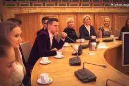 Alytaus „Dežavu“, jei nugalės „Chorų karuose“, laimėjimą skirs Dainų slėnio skulptūros atstatymui