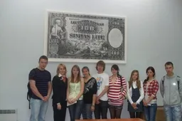 "Jaunojo kolegos" dieną gimnazistai susitiko su banko atstovais