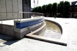 Rotušės aikštėje sučirkš naujas fontanas