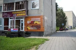 Vietoj sporto ir sveikatingumo klubo - duona, pyragai ir saldumynai