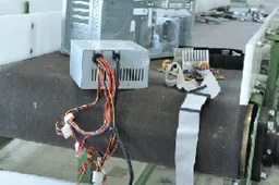 Iki balandžio 30 d. - nemokamai surenkama sena elektros ir elektronikos įranga
