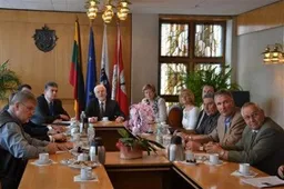 Rotušėje apsilankė energetikos viceministras: daugiabučių bendrijos aptarnaujančias ir prižiūrinčias bendroves galėtų rinktis pačios