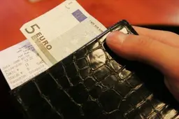Litus „keitė“ į eurus...