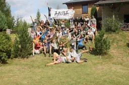 Alytaus kolegijos pirmakursiai „apšilinėjo“ vasaros stovykloje