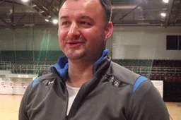 Lietuvos salės futbolo čempionato prizininkė Alytaus „Auska“ pasirengimą sezonui pradėjo su nauju treneriu