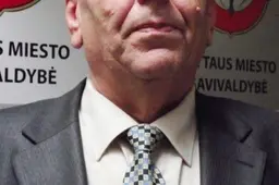 Nusipelniusiam mokyklos vadovui bus padėkota išeitine išmoka (VIDEO)