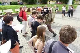 Baigiamajame socialinės  – edukacinės akcijos „Paskutinis valdovas“  renginyje – kaukėti užpuolikai ir prizai nugalėtojams