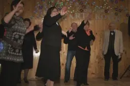Bendruomenės „Kartų kovas“ laimėjo jaunatviškų šokių nebrokavęs senimas (VIDEO)