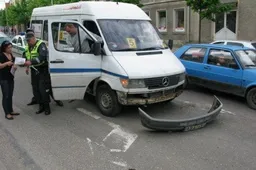 Po susidūrimo pametė bamperius (FOTO)