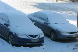 Kaip šaltą rytą užvesti automobilį