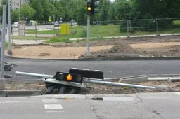 Naujasis šviesoforas neatlaikė miesto šventės šurmulio... (VIDEO)