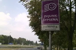 „Pikčiausioje“ Alytaus gatvių sankirtoje – „Įsijunk šypseną“