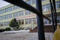 Vidzgirio mokyklos bendruomenė: „Dirbome ir stengėmės ne tam, kad viskas būtų sunaikinta“