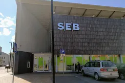 Pinigų SEB banko Alytaus skyriaus darbuotojos nepriims