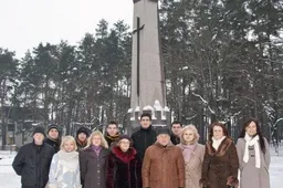 Alytaus kolegijos bendruomenė rinkosi prie Laisvės angelo