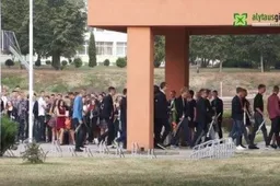 Rugsėjo 1-oji Alytaus mieste – teigiama: šiemet neuždaryta nė viena mokykla (VIDEO)