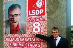 Sugadinta rinkimų iškaba, vilkikas atsitrenkė į mokymo automobilį (KRIMINALŲ SUVESTINĖ)