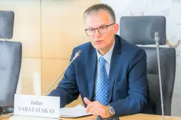 Alytiškis seimūnas Julius Sabatauskas prakalbo apie jį palietusias prezidentines „tulpes“