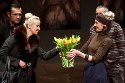 Idioteatro vyrai: „Moterį reikia aukštinti kasdien, o ne tam tikromis progomis...