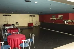 Miesto politikus sudomino ne tik teatras, bet ir jo kavinė