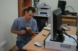 Rajono bibliotekos rankose – ir suaugusių,  ir mokinių aptarnavimas