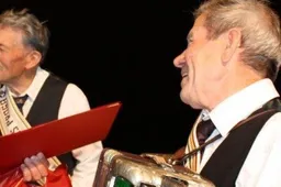 Rajono vadovai padėkojo liaudies muzikantams P. Kričenai ir A. Ramanauskui