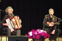 Poezijos ir dainos festivalyje apdovanoti gimtieji poetės Onės Baliukonės Kančėnai