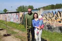 Alytiškė Alytui padovanojo 10 liepų!