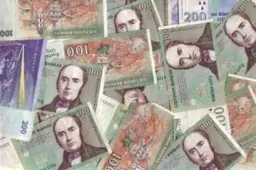Nepažįstami asmenys: vyrą sumušė ir apiplėšė laiptinėje, iš moters pinigus pasiėmė parduotuvėje