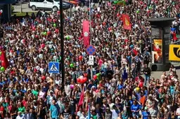 Jaunimo dienos baigėsi eisena centrine Alytaus gatve, mišiomis ir vienuolio koncertu Rotušės aikštėje (NUOTRAUKOS)