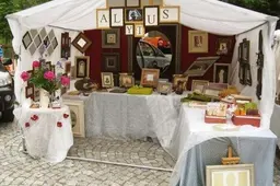Miesto šventės šurmulyje - „Loretos galerijos“ ramybės salelė Laisvės angelo aikštėje