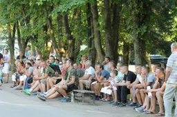 Bendruomenių varžytuvėse Luksnėnuose - smagiai sportuota ir ragauta pirmojo derliaus obuolių