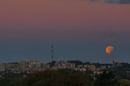 „Kruvinasis“ mėnulio užtemimas užfiksuotas ir Alytuje (ATNAUJINTA)
