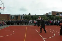 Augančiai krepšininkų kartai – naujos sporto aikštelės