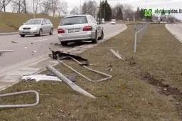 Alytaus „autostradoje“ neišsiteko du automobiliai (VIDEOREPORTAŽAS)