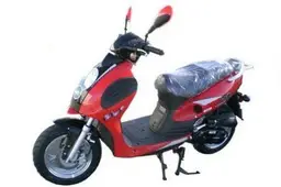Penkiolikmečiai gali įgyti teisę vairuoti mopedus ir lengvuosius keturračius motociklus