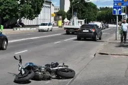 Motociklininkas nukentėjo prie buvusios stoties, dviratininkas žuvo prie mokyklos (NUOTRAUKOS)