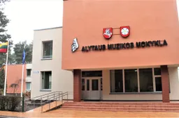 Klausytojai nebesėdi su paltais - muzikos šventovė atnaujinama iš pagrindų