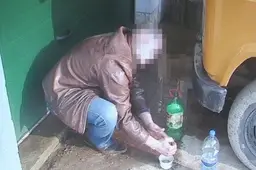 Naminė  degtinė liejosi upeliu