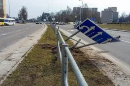 Saugaus eismo komisija diskutavo dėl eismo juostų pločių, skaičiaus ir kitų pasiūlymų