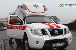 Alytiškių medikų autoparke - visureigio „Nissan Navara“ bazėje įrengta „greitukė“ (VIDEOREPORTAŽAS)