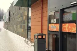 Pro kasas prasmukusį vyrą „Norfoje” sulaikė su „grobiu”