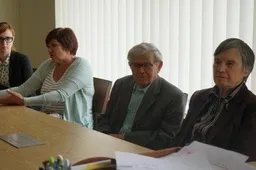 Padvariškių kaime mėgins iškelti į dvi dalis sodybą  dalinantį kelią